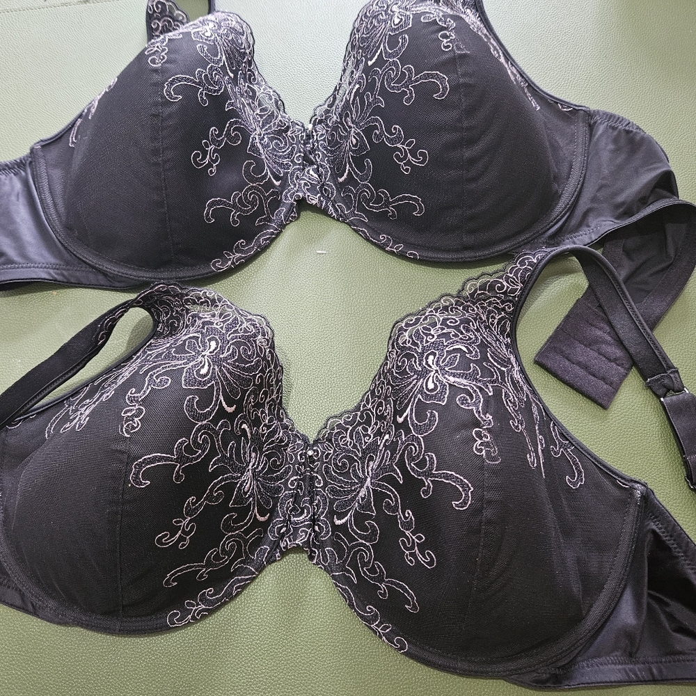 2 lace  padded bras.